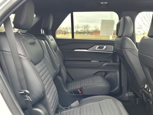 New 2026 Ford Explorer ST-Line w/ ST-Line Street Pack image 13