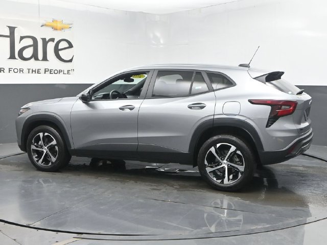Used 2024 Chevrolet Trax RS w/ Driver Confidence Package FWD image 56