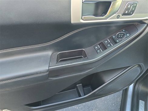 Used 2020 Ford Explorer Limited image 14