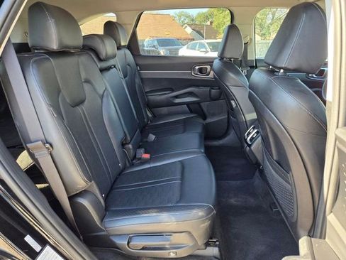 Used 2024 Kia Sorento S image 27