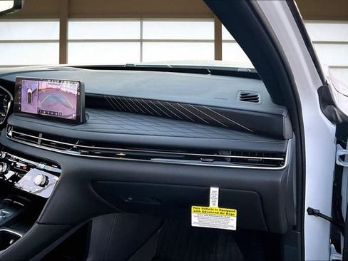 New 2026 INFINITI QX60 Autograph image 17