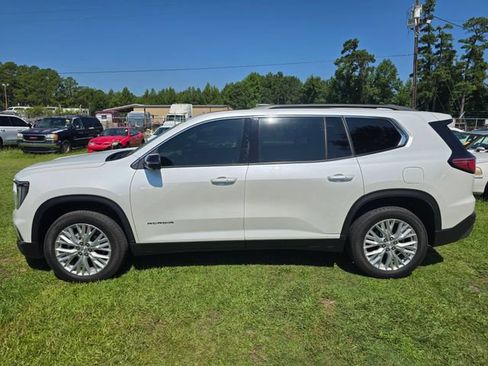 Used 2025 GMC Acadia Elevation w/ Elevation Premium Package FWD image 3
