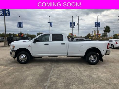 Used 2024 RAM 3500 Tradesman w/ Chrome Appearance Group image 4