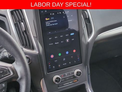 Used 2022 Ford Edge Titanium w/ Equipment Group 301A AWD/4WD image 26