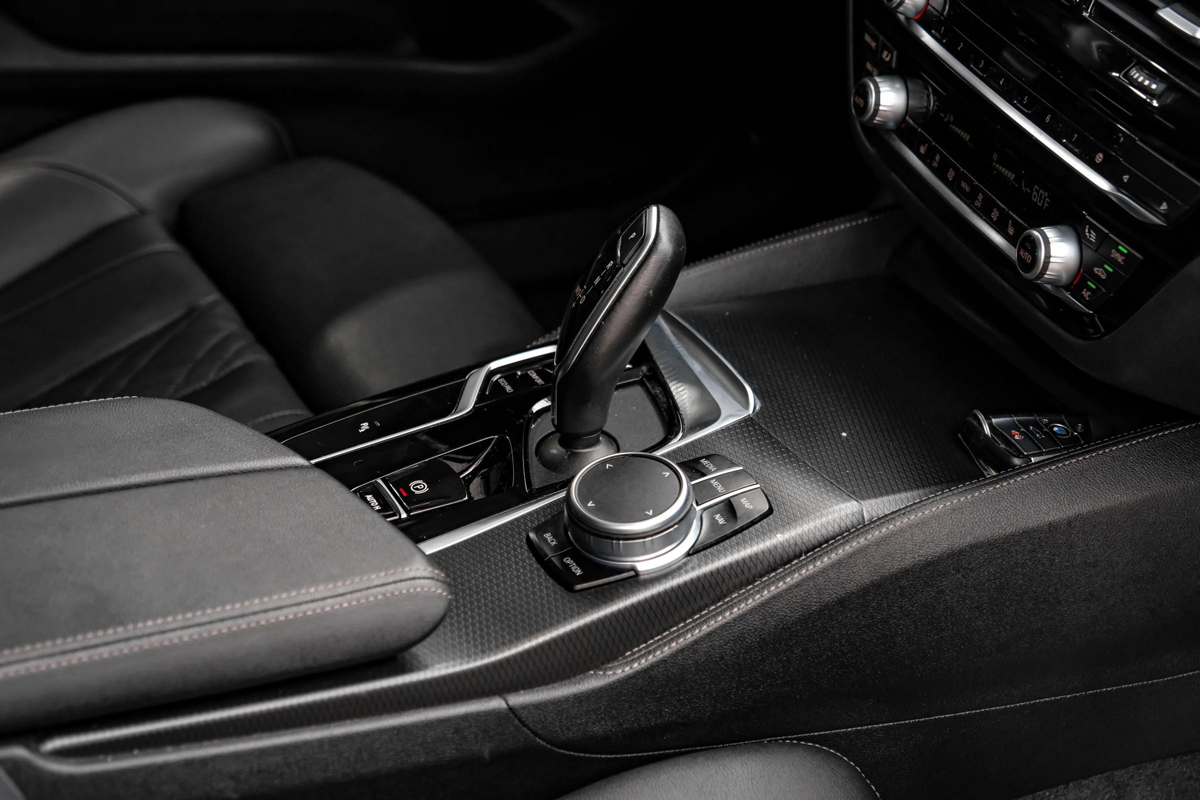 Used 2021 BMW 540i w/ M Sport Package RWD image 29