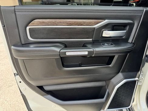 Used 2019 RAM 2500 Laramie AWD/4WD image 13