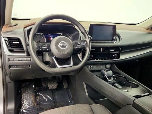 Used 2021 Nissan Rogue SV FWD image 11