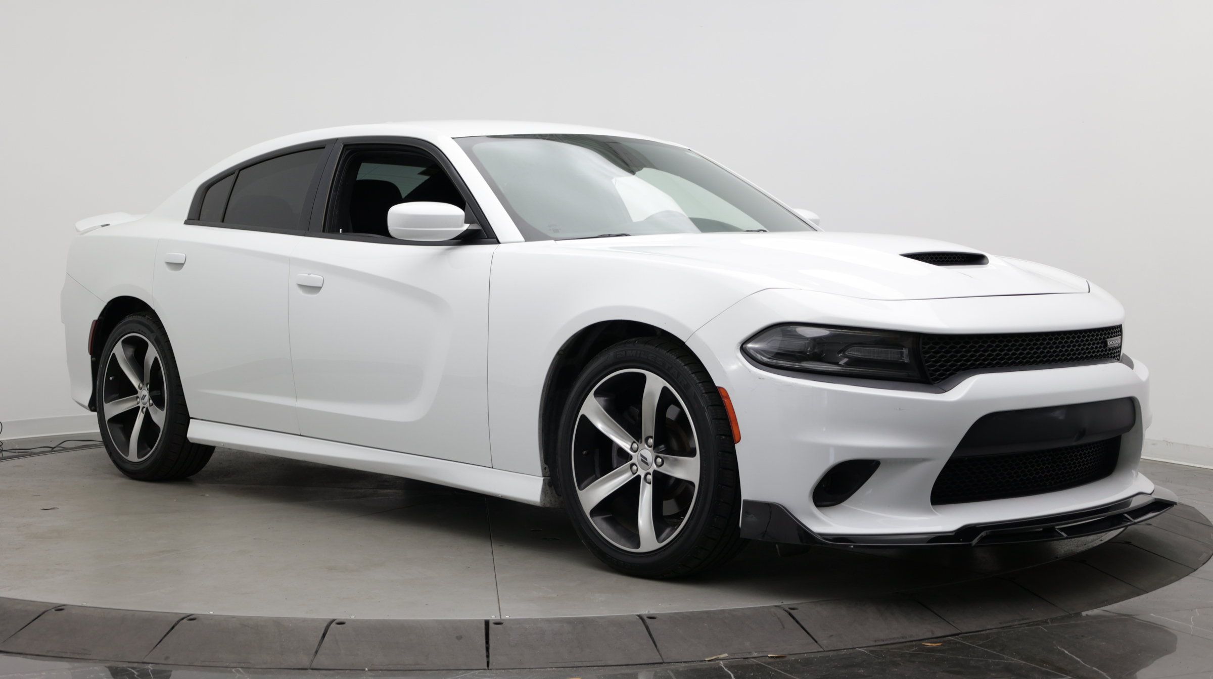 Used 2019 Dodge Charger GT RWD image 3