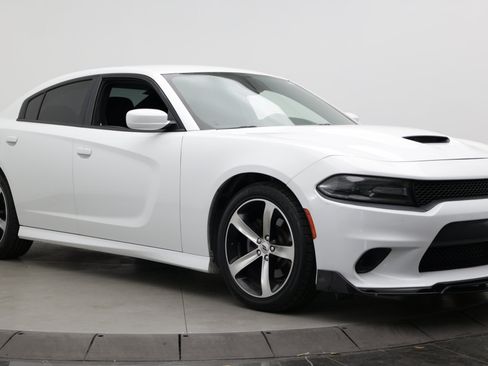 Used 2019 Dodge Charger GT RWD image 3