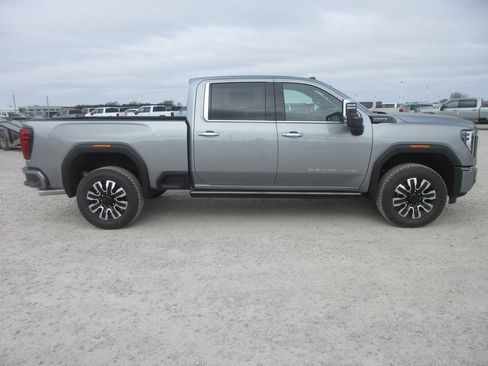 New 2026 GMC Sierra 2500 Denali Ultimate image 3