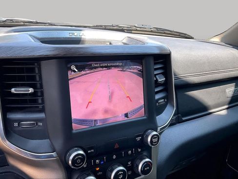 Used 2019 RAM 1500 Laramie AWD/4WD image 25