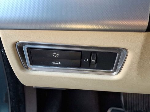 Used 2015 Jaguar XF Portfolio image 27