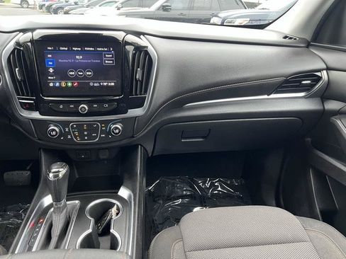 Used 2020 Chevrolet Traverse LT w/ Driver Confidence II Package AWD/4WD image 12