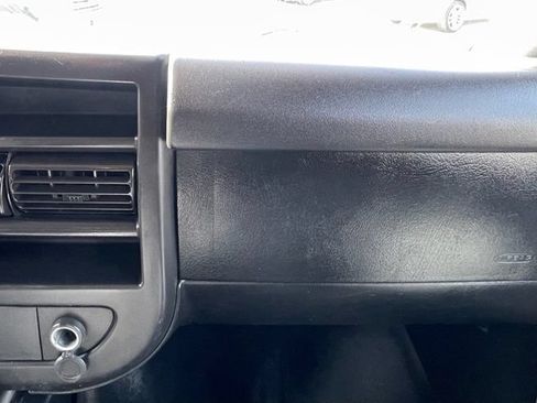 Used 2017 Chevrolet Express 2500 Extended RWD image 25