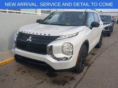 Used 2023 Mitsubishi Outlander SE Black Edition