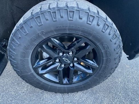 Used 2021 Chevrolet Silverado 1500 LT Trail Boss w/ Bed Protection Package image 11