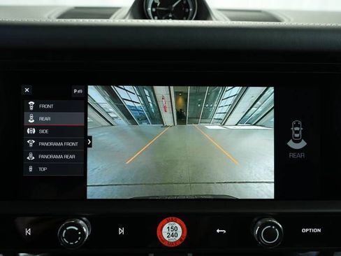 Certified 2025 Porsche Macan AWD/4WD image 19