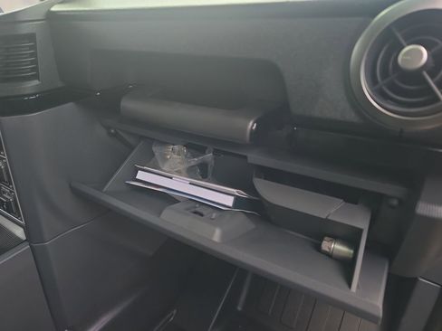 Used 2024 INEOS Grenadier Fieldmaster Edition image 17