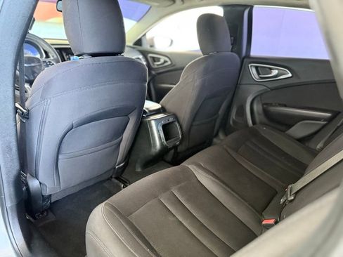 Used 2015 Chrysler 200 Limited image 36