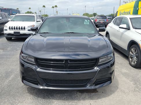 Used 2020 Dodge Charger SXT w/ Blacktop Package image 2