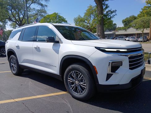 New 2026 Chevrolet Traverse LT w/ Driver Confidence Package image 1