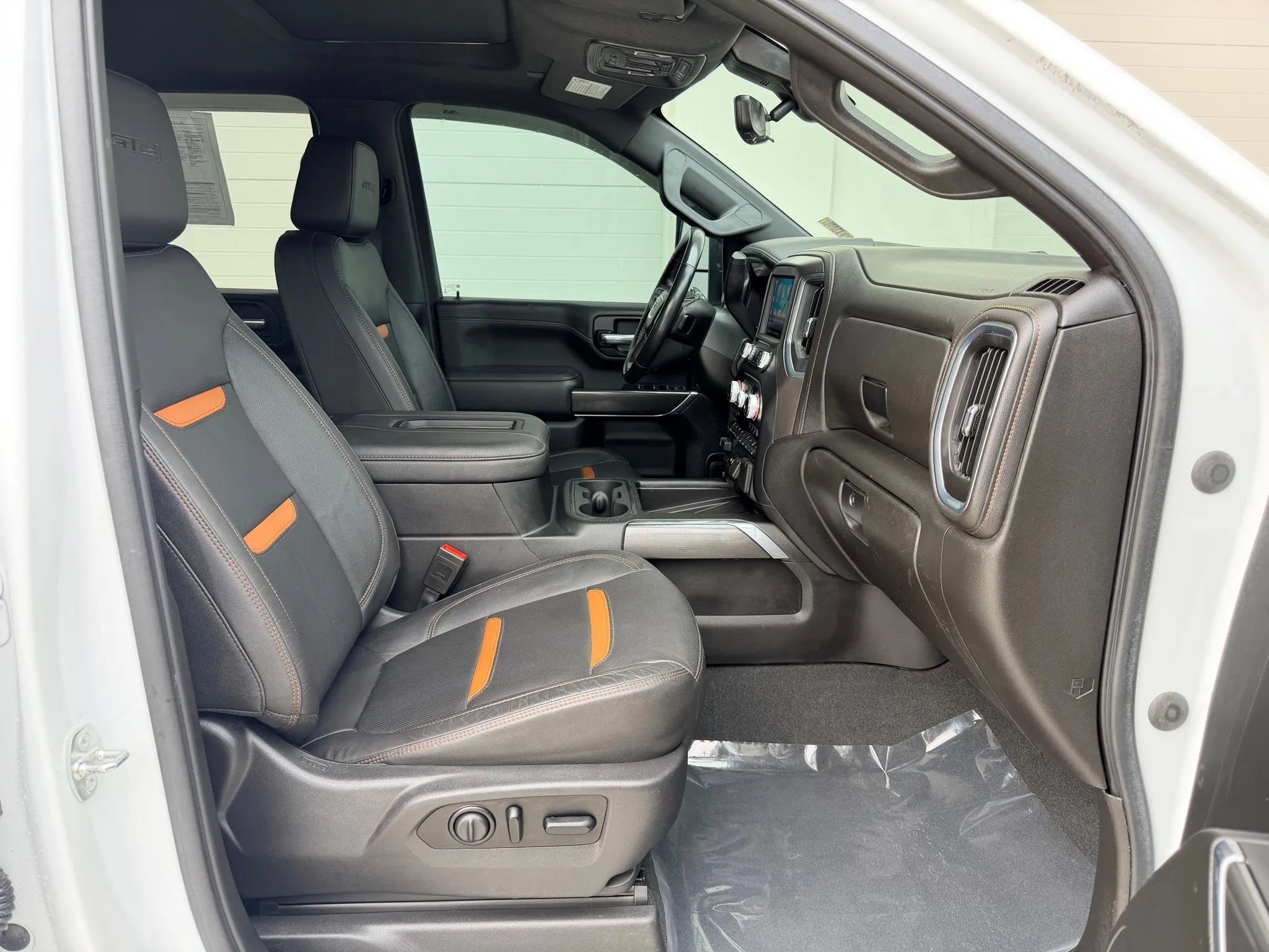 Used 2021 GMC Sierra 3500 AT4 w/ AT4 Premium Plus Package AWD/4WD image 14