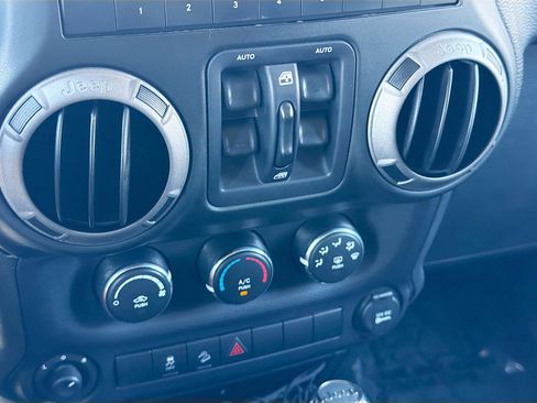 Used 2015 Jeep Wrangler Unlimited Sport w/ Quick Order Package 24S image 31