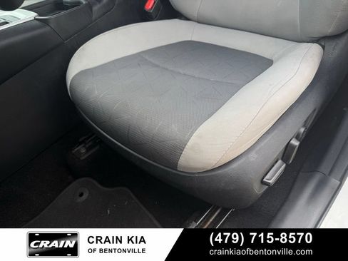 Used 2021 Toyota RAV4 XLE FWD image 24