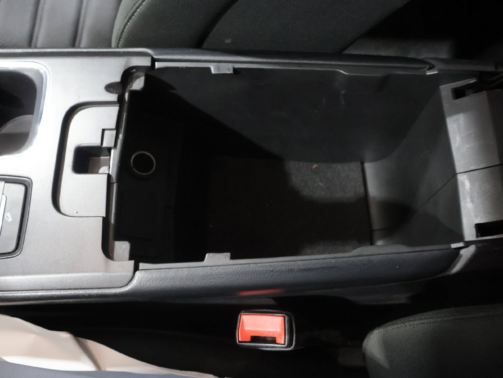 Used 2017 Ford Fusion SE FWD image 29
