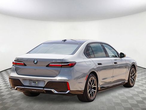 Used 2025 BMW i7 xDrive60 AWD/4WD image 4