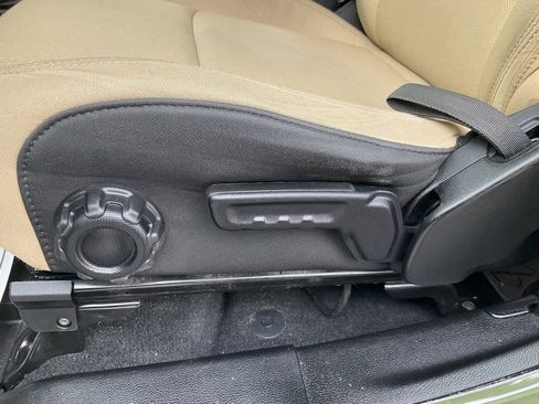 Used 2020 Jeep Wrangler Sport image 19