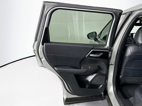 Used 2024 Mitsubishi Outlander SE Black Edition image 26