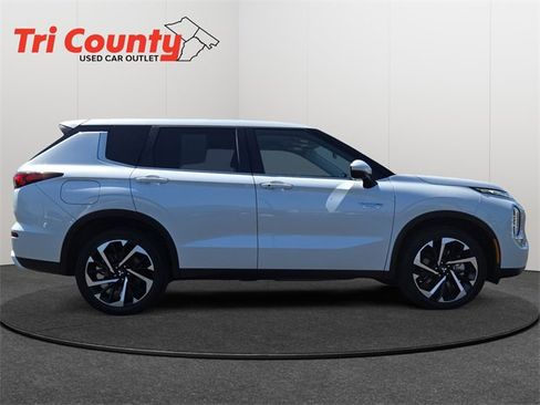 Used 2024 Mitsubishi Outlander SE image 9