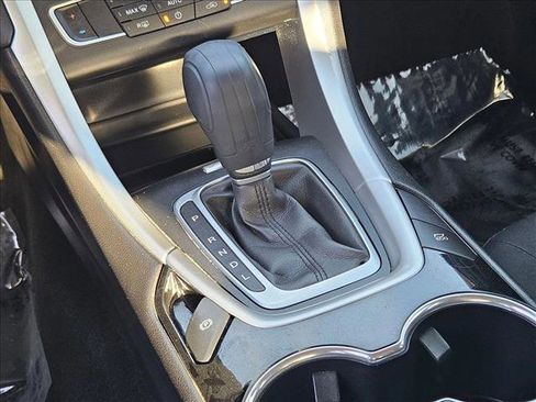 Used 2016 Ford Fusion SE FWD image 20