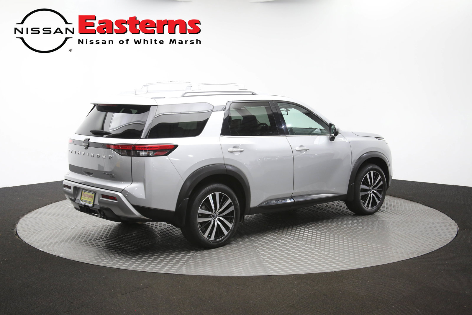 Used 2023 Nissan Pathfinder Platinum AWD/4WD image 40