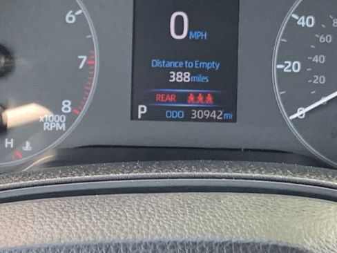 Used 2025 Toyota Corolla LE FWD image 8