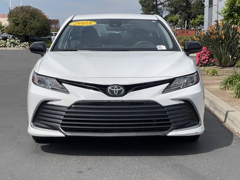 Used 2023 Toyota Camry LE FWD image 4