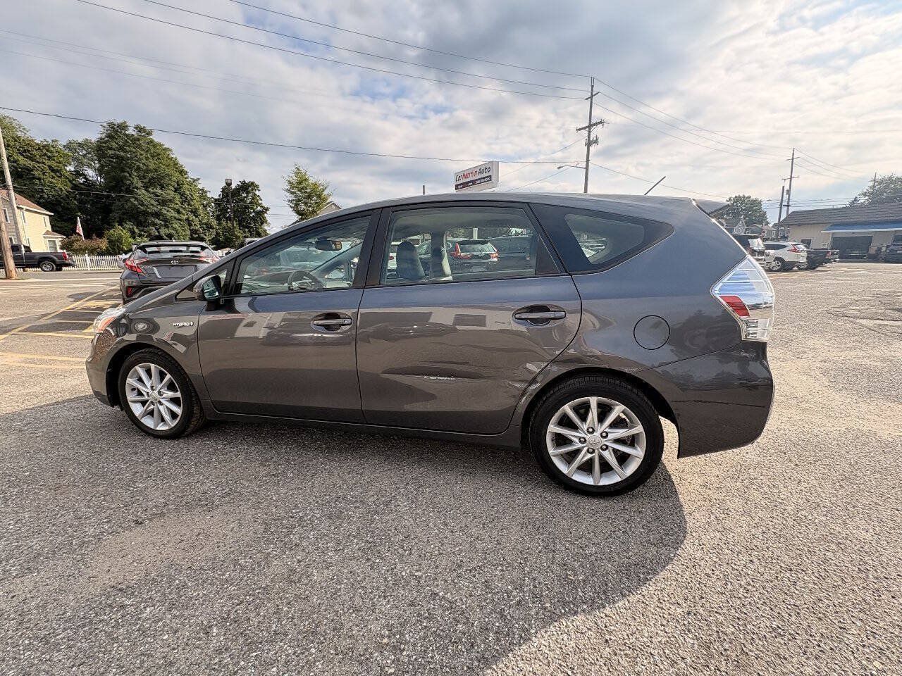 Used 2012 Toyota Prius V Five FWD image 11
