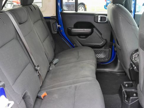Used 2019 Jeep Wrangler Unlimited Sport S AWD/4WD image 13