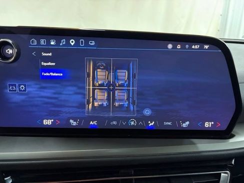 Used 2025 Chevrolet Traverse LT AWD/4WD image 45