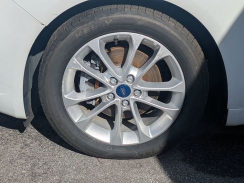 Used 2019 Ford Fusion SEL image 6