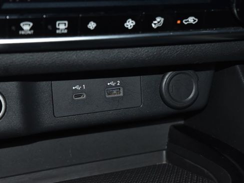 Certified 2023 Nissan Rogue SV image 12