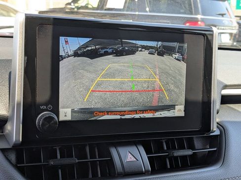 Used 2025 Toyota RAV4 XLE image 21