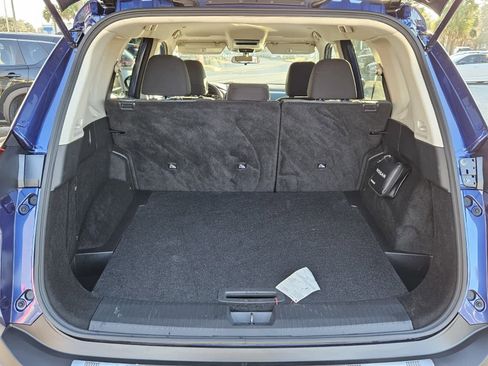Used 2023 Nissan Rogue SV image 6