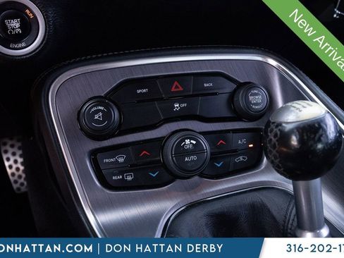 Used 2016 Dodge Challenger R/T RWD image 8