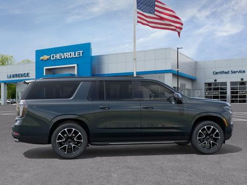 New 2026 Chevrolet Suburban RST w/ Comfort Package AWD/4WD image 5
