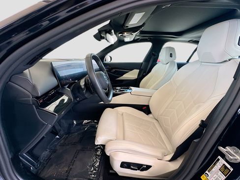 Used 2024 BMW 530i w/ Convenience Package RWD image 19