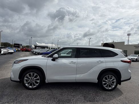 Used 2023 Toyota Highlander Limited AWD/4WD image 9