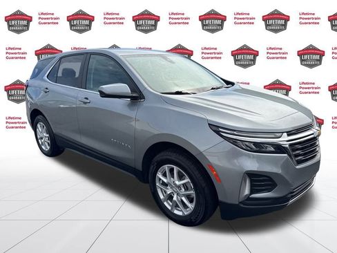 Used 2023 Chevrolet Equinox LT w/ Driver Convenience Package image 3