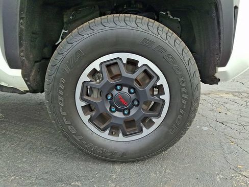 Used 2024 Toyota Tacoma TRD Off-Road AWD/4WD image 8
